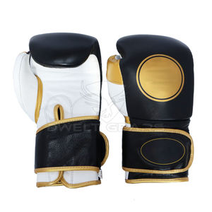 Gants de boxe professionnels personnalisés et confortables avec évacuation de l'humidité et sangle de poignet réglable en cuir pour l'entraînement au combat - Product Image 3