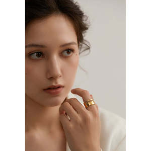 Anelli Classici Placcati Oro 18K con Gemme e Incassatura a Castone, Fascia Spessa, Impermeabili - Product Image 5