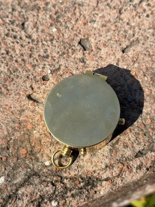 เข็มทิศทองเหลืองโบราณดีไซน์เรียบง่ายสำหรับตั้งแคมป์ศิลปะและของสะสมเข็มทิศโบราณสำหรับตกแต่งบ้านโต๊ะทำงาน2023 - Product Image 2