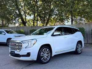 รถ GMC Terrain Denali AWD ปี 2023 สีขาวประกายเงา พวงมาลัยซ้าย หลังคาซันรูฟแบบพาโนรามาสีเข้ม สตาร์ทเครื่องด้วยรีโมท เบาะหนัง ล้อแม็ก R17 - Product Image 3
