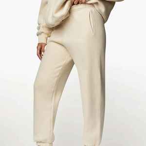 Survêtement personnalisé en gros, coupe classique, polaire uni, pour femme, idéal pour la gym, hiver, haute qualité, léger - Product Image 6