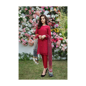 Robe d'hiver de haute qualité sur mesure avec votre propre conception, vêtements pour femmes, robe pour femmes pakistanaises - Product Image 2