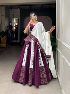 Dernier créateur pur coton Georgette Badhani Lehenga Choli pour adultes vêtements traditionnels indiens pour les occasions spéciales - Product Image 3