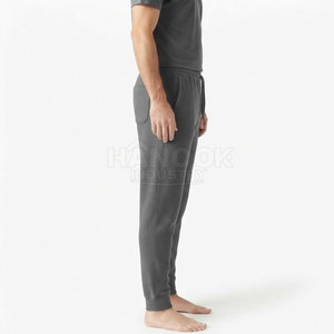 Pantalones deportivos premium para hombre, ligeros, de tela transpirable, ajuste cómodo, ideales para gimnasio, correr, entrenamiento y uso diario informal. - Product Image 5