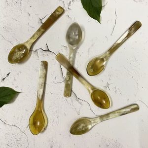 Para cucharas de cuerno para uso en la cocina del hogar y hecho a mano personalizado para cuchara de cuerno de búfalo a la venta - Product Image 1