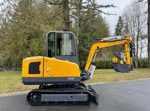 LIVRAISON GRATUITE AGT MY50R MINI-EXCAVATRICE HYDRAULIQUE 27 CV LAME DE REMPLACEMENT 51 POUCES BAC À DÉGRAVURE 16 POUCES AVEC DENTS CONTRÔLE PÉDALIER APPROUVÉ EPA CE - Product Image 2