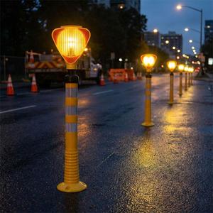 Ensemble de balises triangulaires solaires jaunes clignotantes pour la signalisation routière, en aluminium, plastique et PC, pour la sécurité routière - Product Image 4