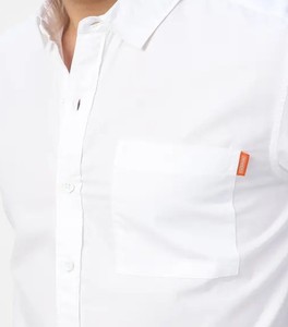 Chemise solide décontractée de coupe régulière pour hommes avec col ouvert Tenue de tous les jours élégante et confortable pour toutes les occasions - Product Image 4