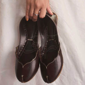 Custom Made Waterproof Light Weight Leather Khussas Factory Direct Sale Low MOQ Fashion <b>Design</b> - Product Image 3