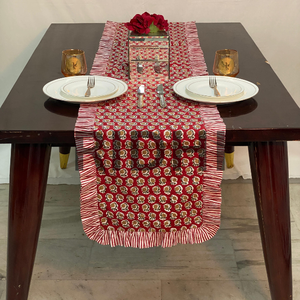 Chemin de table en coton rouge floral Cosmos chocolat, personnalisable, de haute qualité, imprimé à la main, pour table à manger, événements de mariage - Product Image 1