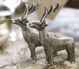 Pièce maîtresse de décoration de table en métal massif de renne conçue pour créer une atmosphère de fête chaleureuse pour le dîner de Noël - Product Image 3