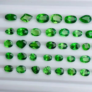 อัญมณี tavorite ตัดแบบผสม AAA ความแวววาวและความคมชัดสูงสีเขียวสดใสและเหมาะสำหรับการทำเครื่องประดับ - Product Image 1