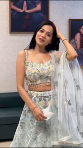 Designer Party Wear Lehenga Choli Avec Paillettes Broderie Travail Lehenga - Product Image 4