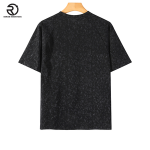 Explorez le confort avec des t-shirts en coton de qualité supérieure-T-shirts élégants pour hommes et femmes, parfaits pour un usage quotidien et des sorties décontractées - Product Image 2