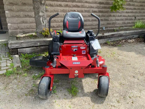 Tondeuse autoportée professionnelle Ferris 300S à braquage zéro, avec siège confortable et coupe-herbe de précision, idéale pour l'aménagement paysager - Meilleures ventes - Product Image 3
