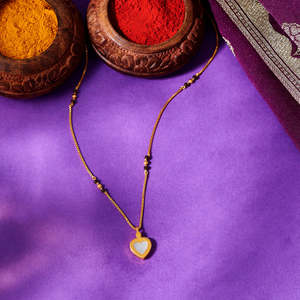 Collier Mangalsutra classique en bois avec perles en laiton et onyx pour cadeaux de mariage et de fête - Product Image 1
