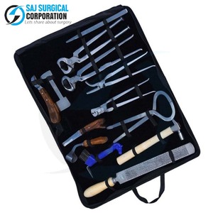 Juego de cuchillos de pezuña Premium, cuchillas afiladas de acero alemán, manijas duraderas para recortar y dar forma a pezuñas de animales eficientes - Product Image 2