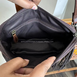 กระเป๋าและกระเป๋าถือสำหรับผู้หญิงลายดอกไม้ดอกทานตะวันทำมือพร้อมสายคล้องไหล่สำหรับการใช้งานประจำวันขายดี - Product Image 6