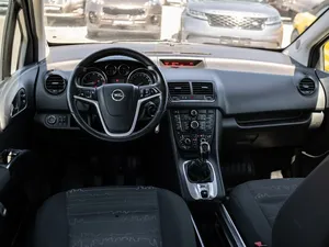 Meriva B 2012, Bajo Kilometraje, Motor en Buen Estado, Transmisión Automática, Techo Solar Panorámico, Faros LED - Product Image 3