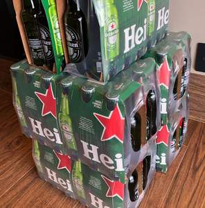 Cerveza HEINEKEN lista para servir disponible en múltiples opciones de empaque. - Product Image 1
