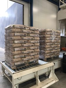 Granulés de bois de pin ENplus A1 de qualité supérieure, combustible biomasse par SIA Broceni en sac – Vivez l'apogée de la biomasse en forme de bâtonnets - Product Image 5