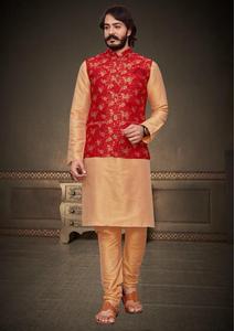 Collections de vêtements pour hommes de créateurs indiens pour la fabrication de mariages et la vente en gros de robes et de kurtas pour l'occasion - Product Image 2