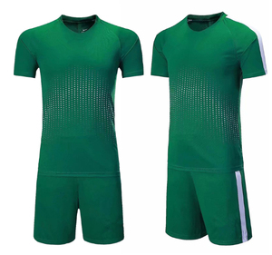 Vente en gros Maillot de football à manches courtes à séchage rapide personnalisé Maille de polyester respirante Vêtements de football personnalisés en gros - Product Image 3
