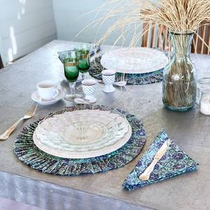 Juego de dos manteles redondos acolchados con volantes y servilletas Estampado de bloques de algodón puro hecho a mano e impreso a mano en la India - Product Image 6
