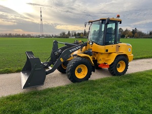 Volvo L30G 240Std Mini Front Wheel Loader 906 1288 Hrs EPA Engine with Gearbox and Pump - Product Image 6