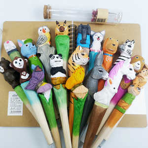 <span class=keywords><strong>Stylo</strong></span> créatif en bois massif sculpté à la main, design girafe mignon de dessin animé - Recharge à bille DIY, encre noire, impression numérique, 15 cm, pour le bureau - Product Image 6