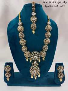 Dernière perle Kundan & Drop indienne fantaisie traditionnelle ton or Kundan moyen collier boucle d'oreille ensemble avec Mangtikka pour femmes filles - Product Image 2