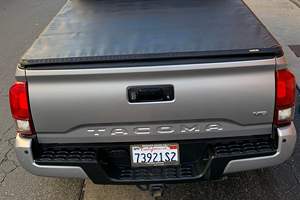 (H&S) รถโตโยต้า ทาโคมา TRD ออฟโรด ดับเบิ้ลแค็บ 4x4 ปี 2019 มือสอง สภาพดี - Product Image 2