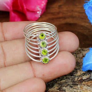 แหวนเงินสเตอร์ลิง92.5พร้อมอัญมณีเพอริโดธรรมชาติ (รอบ3มม.) โรเดียมชุบเครื่องประดับขนาด4.35กรัม - Product Image 1