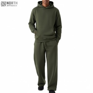 Conjunto de Chándal de Lujo Personalizable OEM con Capucha, Diseño Gráfico Vintage Desgastado, Sudadera con Capucha y Pantalones Acampanados de Tallas Grandes para Invierno - Product Image 1