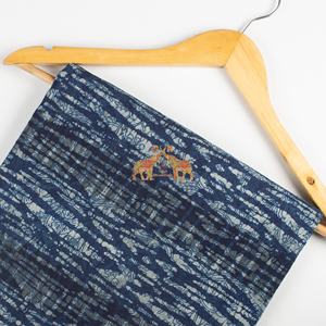 Robe en tissu imprimé floral bio, 100% coton peigné léger, bleu indigo, vente en gros, pour filles - Product Image 4