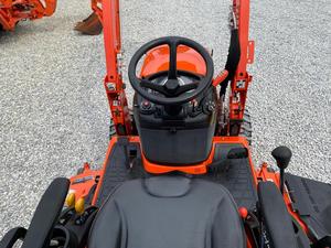 Tractor Kubota BX23S de 23hp, usado, con cargador frontal, retroexcavadora y cortadora de césped, en stock, listo para envío. - Product Image 4