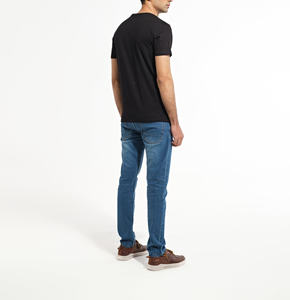 Jersey de manga corta de alta demanda Color oscuro estilo de panel lateral tamaño grande logotipo personalizado y diseño liso hombres camiseta - Product Image 5