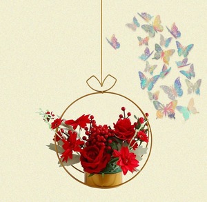 Beau vase suspendu en métal fini or fabriqué à la main pour le jardin vertical et la décoration intérieure contemporaine d'Inde - Product Image 2