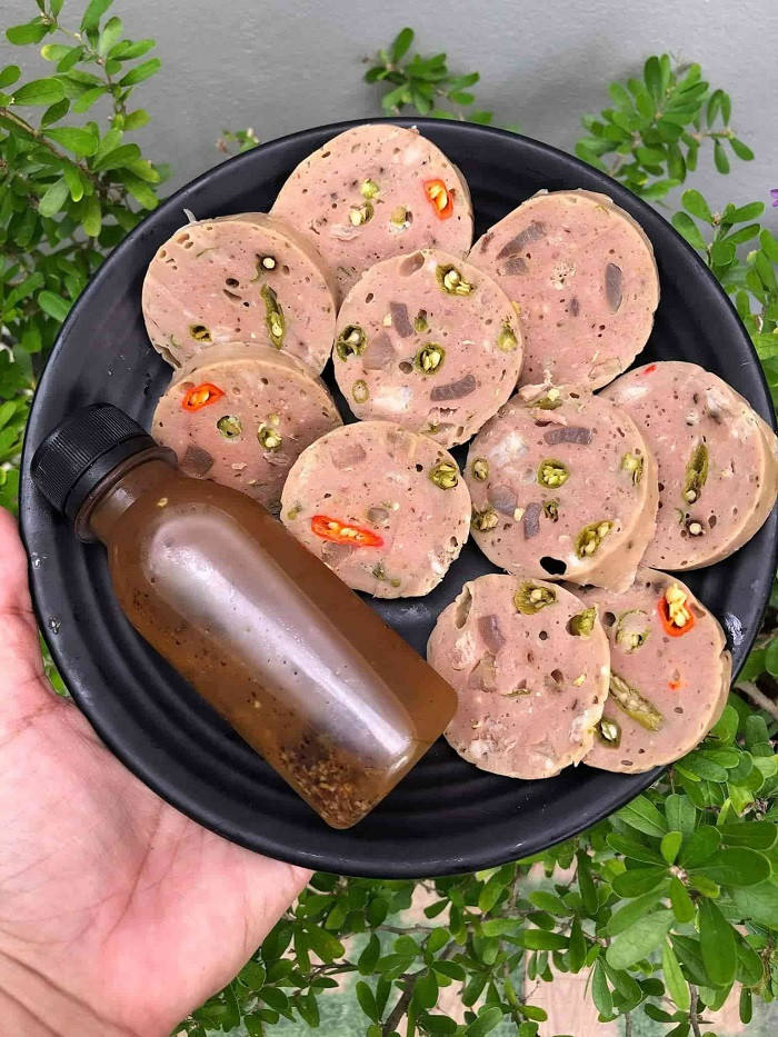 IQF Vietnamese Heritage Blend Beef Sausage Hot Foodstuff Product From Vietnam