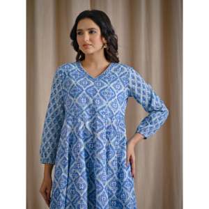 Vestido Anarkali Azul Pastel Estampado a Mano en Algodón, Casual, Elegante, Moderno, Transpirable, con Cintura Natural, Suministro ODM - Product Image 1