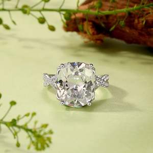Bague de fiançailles Jeulia Leaf Twist ovale en moissanite, argent sterling plaqué rhodium - Product Image 6