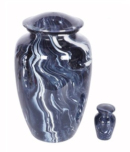 Urne funéraire moderne en laiton, faite à la main, écologique, en métal, pour le stockage des cendres, avec présentoir de table pour la commémoration à domicile - Product Image 2