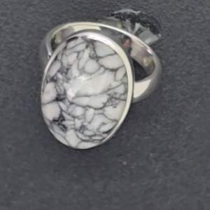 Bague élégante en grappe de Howlite en argent sterling 925 Bijoux en pierres précieuses blanches naturelles - Product Image 1