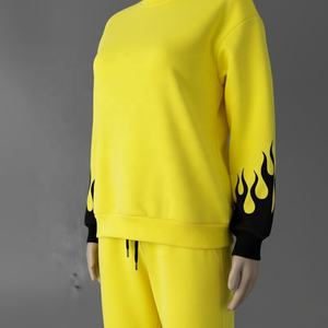 Conjunto Deportivo de Moda Urbana de Alta Calidad y Bajo Precio con Sudadera con Cierre y Pantalones Deportivos de Corte Moderno - Product Image 3