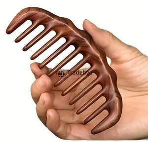 Tradebyd Peigne à barbe en bois pour hommes Peigne de toilettage naturel Outil de coiffure antistatique pour poche - Product Image 2