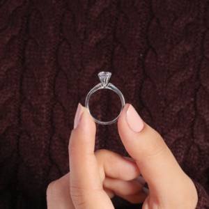 Anillo de Compromiso Vintage con Circonita, Detalles Delicados de Milgrain, Plata de Ley con Certificado IGI, un Anillo de Propuesta Único - Product Image 6