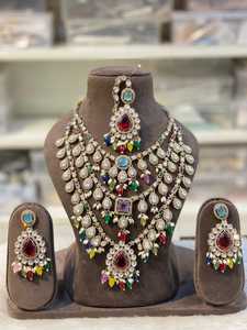 ชุดสร้อยคอเจ้าสาวคุณภาพพรีเมียม สร้อยคองูนดานแบบไม่เจียระไน พร้อมต่างหูและมงกุฎติดผม เหมาะสำหรับงานแต่งงานและงานเฉลิมฉลองต่างๆ - Product Image 2