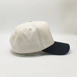 Gorras de Golf Impermeables y Transpirables de 5 Paneles con Logotipo Personalizado, Etiqueta Tejida Interior y Tecnología Anti-Sudor, Cierre Ajustable - Product Image 3