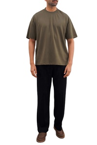 เสื้อยืดผู้ชายผ้าสแปนเด็กซ์/คอตตอนคุณภาพสูง สำหรับงานทางการ สี ขนาด และโลโก้ตามสั่ง รับผลิตแบบ OEM หรูหรา พรีเมียม เป็นมิตรกับสิ่งแวดล้อม - Product Image 5