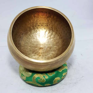 Cuenco de metal de latón rústico Vajilla grabada en oro con diseño grabado para servir frutas para servir y exhibir - Product Image 3